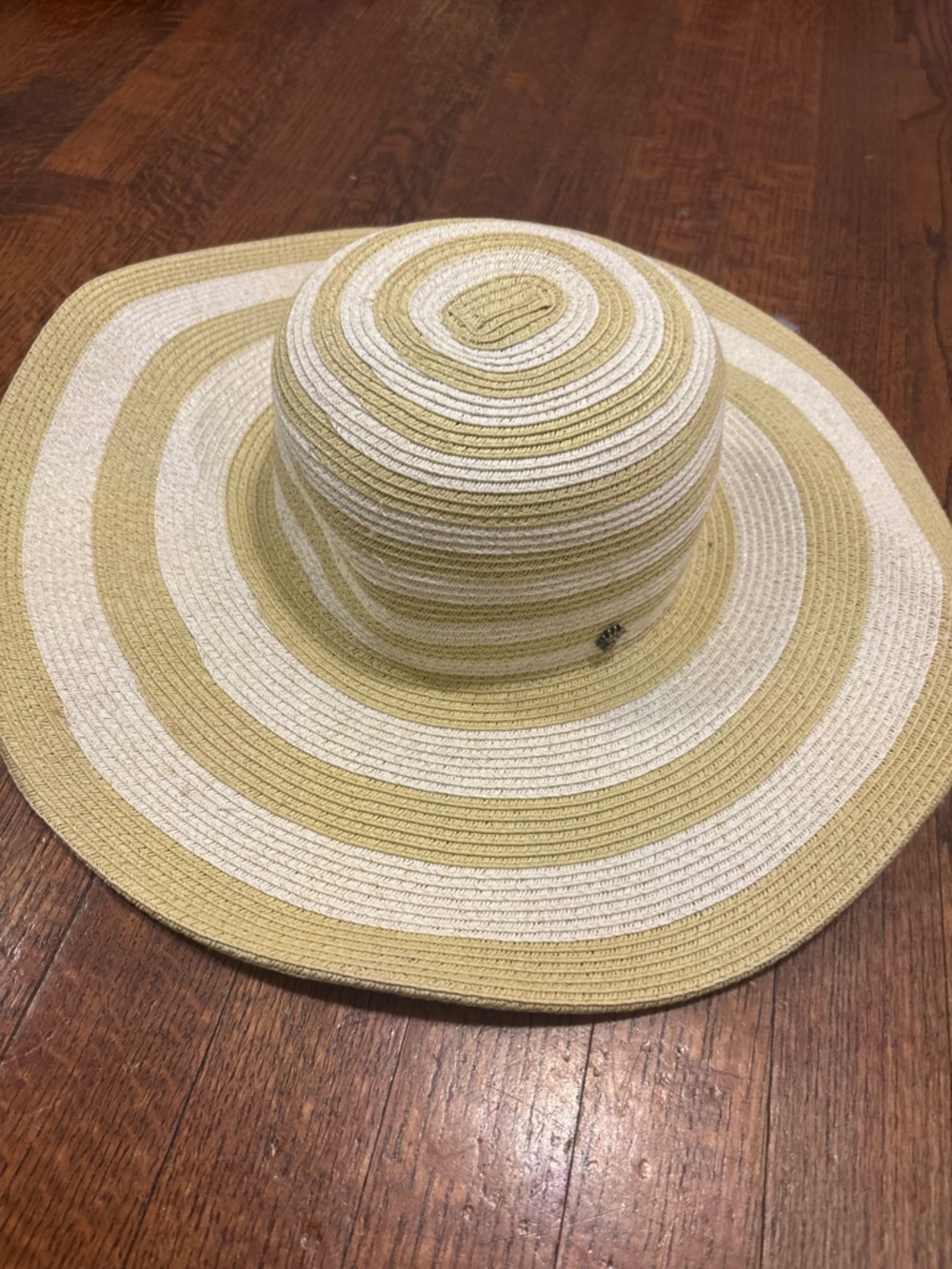 Striped Wide-Brim Sun Hat in White and Light Tan